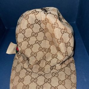 Brand new never worn Gucci hat!
